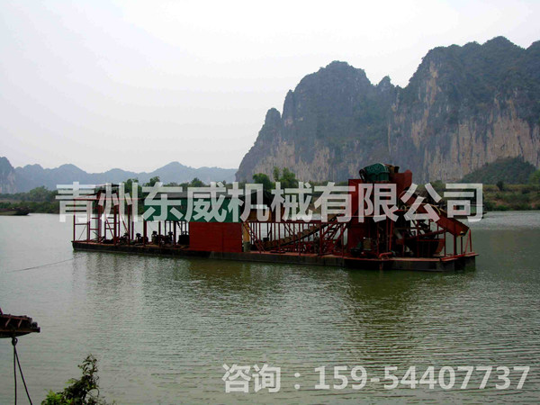 广西桂林大型淘金船